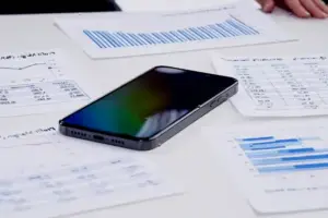 Apple's $4T Paradox: Why Retail Investors Are Bailing - According to CNBC, retail investors are turning cautious on Apple ahe